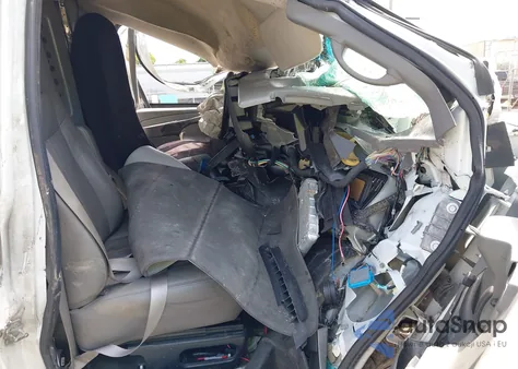 2011 Chevrolet Express 2500 Work Van z USA, uszkodzony, nr VIN 1GCWGFBA8B1137120